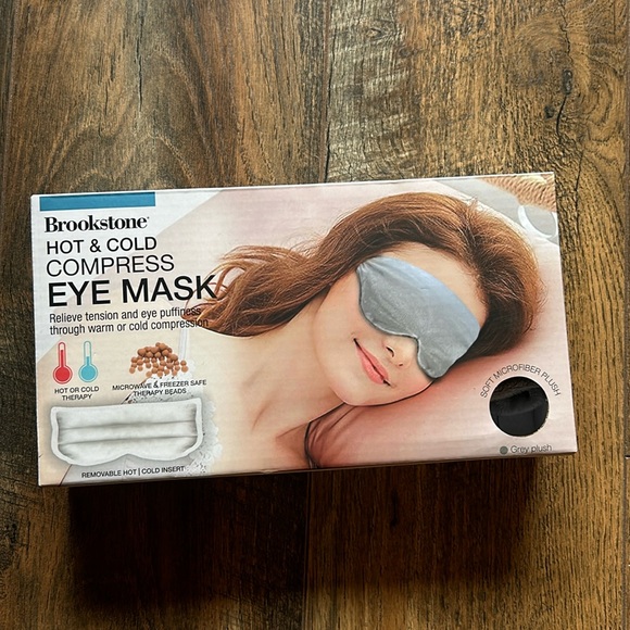 Brookestone Hot and Cold Compress Eye Mask - Picture 1 of 3
